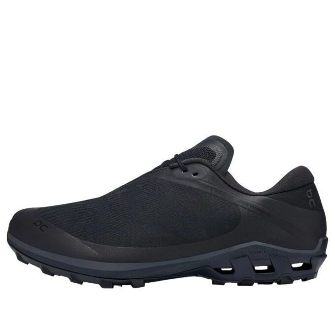 On Running x Post Archive Faction Cloudventure “All Black” On Running x Post Archive Faction Cloudventure “All Black”